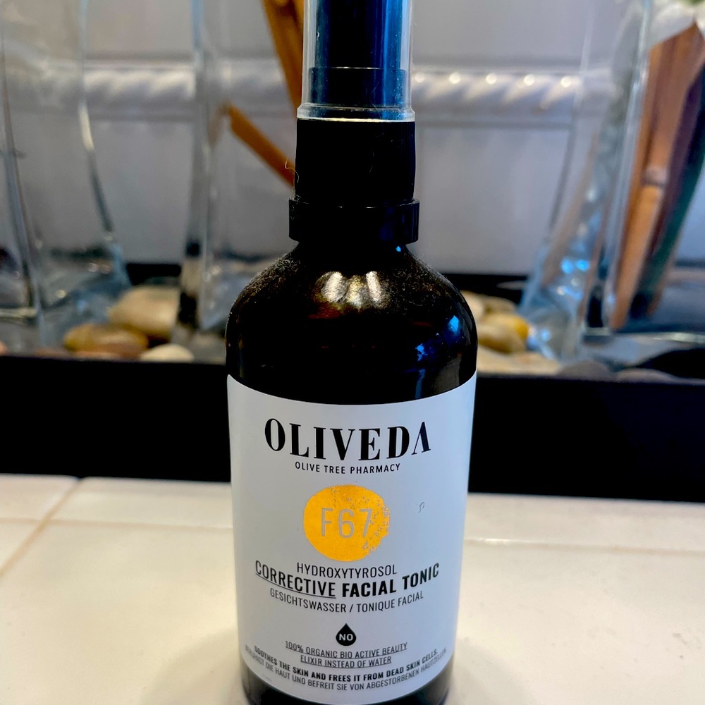 Oliveda corrective facial tonic